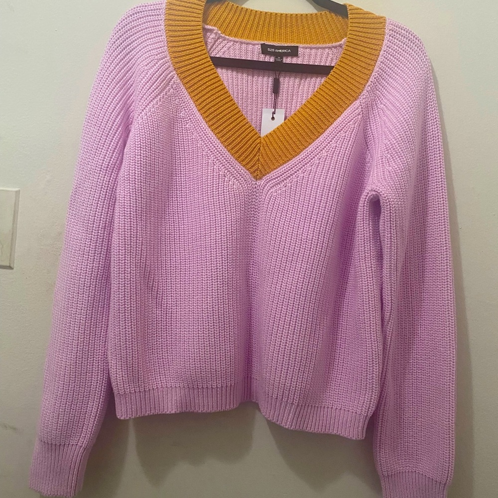 525 American women sweater size M